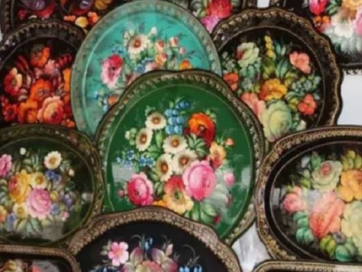 "Жостовские подносы и лаковые шкатулки »