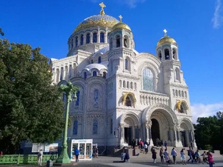 "Тур для школьников в Санкт-Петербург”