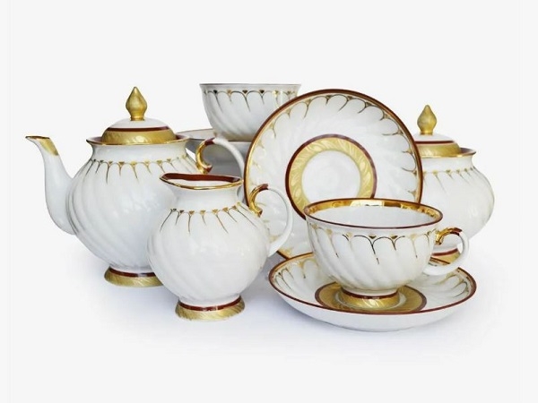 "Тайны фарфоровых роз и все цветы России на ваших плечах"