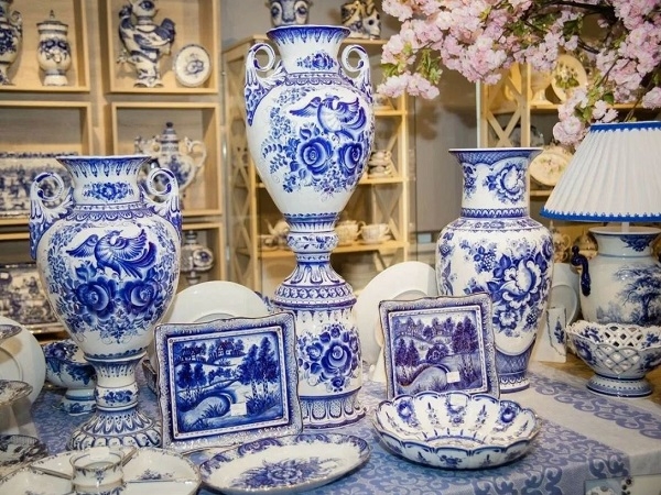 "Гжельский куст или 20 оттенков синего"