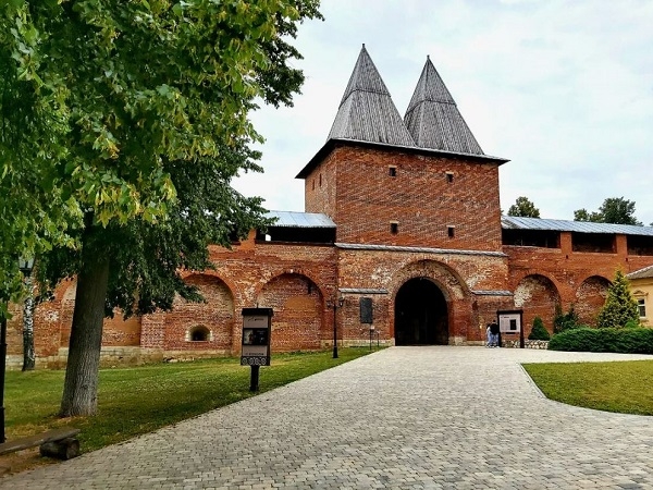 "Два Кремля: Зарайск и Коломна"